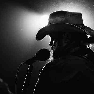 CHRIS STAPLETON