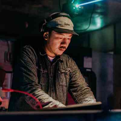 DJ TOMMY