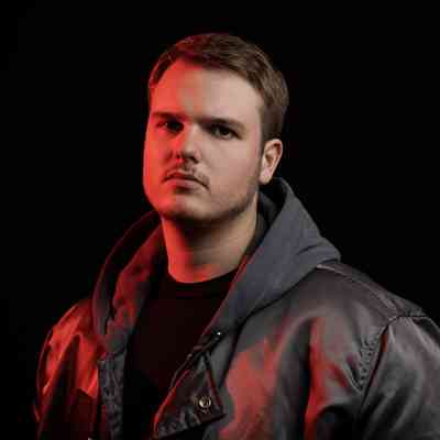 JULIAN CROSS