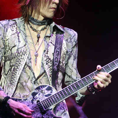 SUGIZO