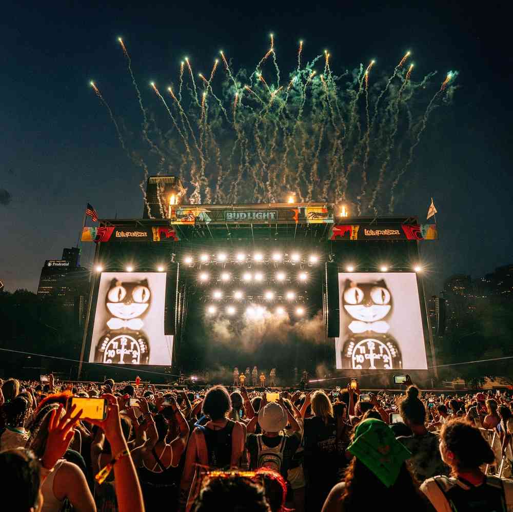 LOLLAPALOOZA